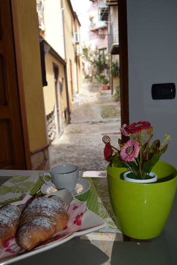 Domunua Holiday House Cefalù Exterior foto